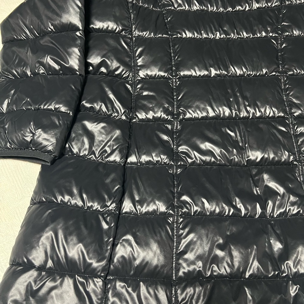Aventura Women's Glossy Charcoal Puffer Coat - Picture 11 of 13